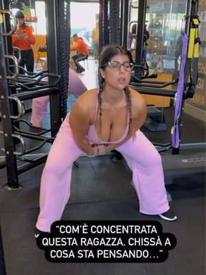 A post by @valentinadenucci on TikTok caption: Oggi faccio outing: vi racconto la verità 🙈💪🏻😂 #gym #fitnessgirl #puglia #sud #allenamento #virale #comedy  1G: valentinadenucci (306k follower) 💥