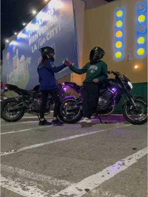 A post by @theblackmt_07 on TikTok caption: Justamente de mts no hay dos solo JAJAJAJAJA #yamaha #mt07 #bikelife #carlife #viral @_naomi.s_ 