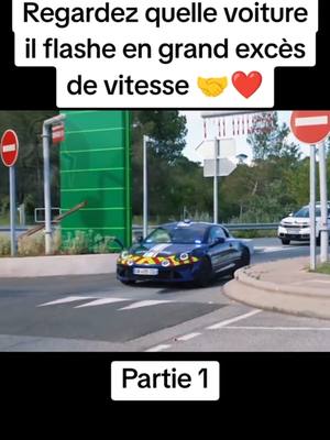 A post by @insidetv17 on TikTok caption: Les gendarmes flashent une voiture emblématique en grand excès de vitesse 🤝❤️ #excesdevitesse #alpine #ferrari #coursepoursuite #gendarmerie #insidetv17 #reportagefr 