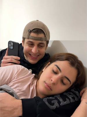 A post by @vacalocard on TikTok caption: Que viva el amor 💘 #foryourpage #fyp #foryou #viral #pati #meme #comedy #humor #pati @Chrisrvideos 