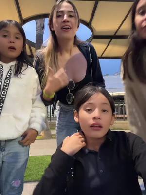 A post by @llnic.olell on TikTok caption: Jajajjajajaj funadas @Denisse Figueroa @Alejandra Figueroa gonzalez @nana ♥️ #fyp #paratiiiiiiiiiiiiiiiiiiiiiiiiiiiiiii #follow #linda #limdas 