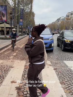 A post by @marlouwns on TikTok caption: Devinez ou je bosse ? 