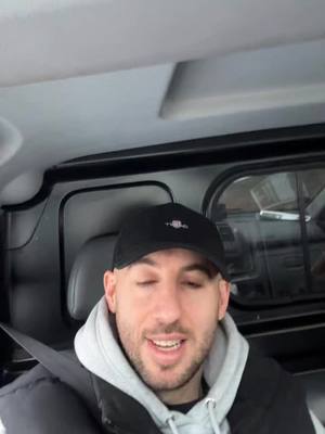 A post by @khaled.azizi on TikTok caption: Tuntuu aika pahalta nähdä miten jotkut maahanmuuttajat eivät joudu puhumaan suomea ja toiset taas syrjäytetään pois melkein koko yhteiskunnasta ellei osaa puhua suomea.  Kaikilla pitäisi olla samanlaiset säännöt siinä, miten suomessa toimitaan ja kaikilla pitäisi olla samanlaiset oikeudet työskennellä, puhua ja elää täällä. Itse opettelin suomenkielen koska se oli välttämätöntä ❤️ #fy #foryou #suomi #tiktoksuomi #turku #helsinki #tasaarvo 