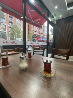 A post by @shajwan_19 on TikTok caption: #slemani #uk #london #kurd #england🇬🇧 #☺️ #tea #bus #foryou #kurdsatan #