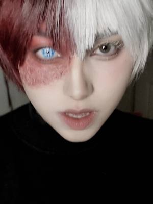 A post by @tkchan.cos on TikTok caption: #shototodoroki 🧍🏽‍♂️✨️ #mha #mhacosplay #bnha #bnhacosplay #shototodorokicosplay 