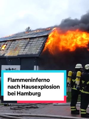 A post by @news5.de on TikTok caption: Flammen-Inferno nach #Hausexplosion: Wohn- und Firmengebäude in Vollbrand. Große Hausexplosion nach einer #Verpuffung am Montag in #Hamburg #Reitbrook. Die Folge, das Wohnhaus stand in Vollbrand, das Löschen für die Feuerwehr extrem schwierig. Die gute Nachricht zu Beginn, fünf Personen konnten sich nach der Explosion retten. Sie werden nun von einem Krisenteam betreut. Der Grund für das Inferno, war wohl eine Verpuffung. Warum es zu dieser kam, wird aktuell ermittelt. Schwierig auch der Einsatz der zahlreichen #Feuerwehrkräfte, immer wieder kam es zu kleinen Explosionen und auch der starke #Wind ließ die Flammen immer wieder anfachen. Selbst die Drehleiter musste umgesetzt werden um die Kammeraden zu schützen. Die Löscharbeiten werden sich noch Stunden hinziehen, auch Teile des Gebäudes sind inzwischen #gestürzt.