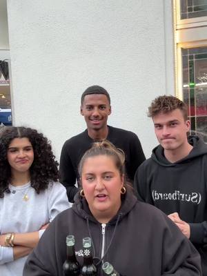 A post by @selfiesandra on TikTok caption: Werbung – ich bin die heftigste! Macht’s nach @gerolsteiner_de #gerolsteiner #dartscup #longneckcola #longneck #erfrischungsgetränk