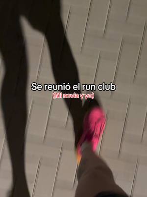 A post by @nonolifting on TikTok caption: Somos @SARA 🧚 #run #Running 