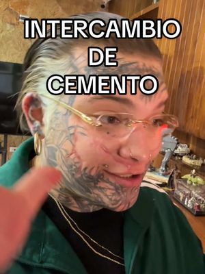 A post by @gangstafairyy on TikTok caption: REGALE 50kg de CEMENTO en el intercambio navideño, bueno como el años pasado regale 300 bolillos pues hay que mejorarle espero les guste el vidio #intercambio #gangstafairy 