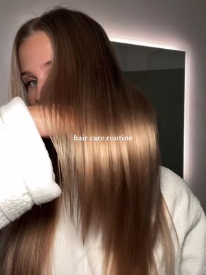 A post by @victoriagarber on TikTok caption: Svarer @Ida Finally, my hair care routine! In English for all of you who’s been asking 🤍 #haircareroutine #glossyhair #healthyhair 