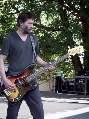 A post by @userth1rgqhi41 on TikTok caption: #keanureeves #dogstar #bassplayersunited #bassmagazine #gallienkrueger #basstheworld #bassplayer #bassist