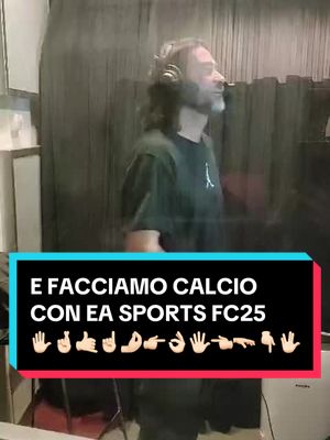 A post by @leleadani on TikTok caption: e facciamo calcio con @EA SPORTS FC ITALIA  ✋🏻🤞🏻🤙🏻☝🏻🤌🏻👉🏻👌🏻🖐🏻👈🏻🫳🏻👇🏻🖖🏻🤚🏻 💚⚽️ @EA SPORTS FC #facciamocalcio #tiktokcalcio #dietrolequinte #fc25 