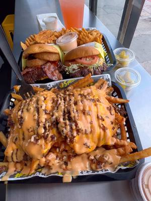 A post by @lafoodieguy on TikTok caption: If you fancy yourelf a smash burger or any burger, you’ll probablu dig this spot as much as me!👇TAG a burger lover‼️🍔🍟 #losangeles ##food##california#fyp #burger #norcal #northerncalifornia 