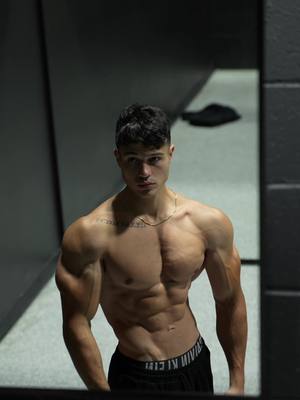 A post by @tolgadolunay on TikTok caption: natural dude thats picks things up & puts them back down 🚶🏻‍♂️@VQ FIT code: TOLGA #fyp #viral #bodybuilding #fitness 