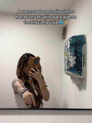 A post by @marian_mtt on TikTok caption: De hace unos meses, pero se los quería compatir 🦋✨ #fypシ゚ #fyp #parati #paratii #viral #zyxcba #Love #tattoo 