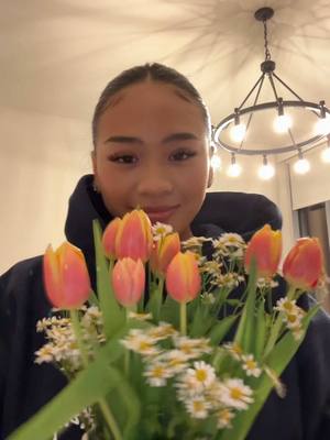 A post by @sunisalee_ on TikTok caption: do u guys like my flowers 