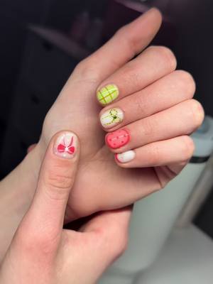 A post by @danyfloresnails on TikTok caption: 🎀✨ #coquettenails #cutenails 