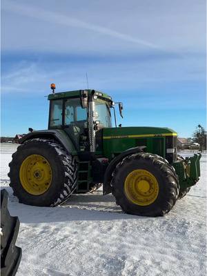 A post by @alinas.landleben on TikTok caption: Steve ist richtig & wichtig 🥰 #johndeere #johndeere7810 #deutz 