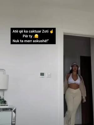 A post by @cikakuksiane on TikTok caption: #🫠#☝️ #😍 #albaniangirl #🇦🇱 #shqipet #kurbeti #peja #tetova #albanian #londer #prishtina #virale #diber #peshkopi#kosovatiktok  #viral_video_tiktok #cika_kuksiane #virale 