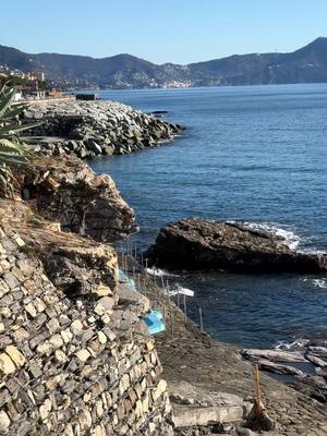 A post by @primogatto on TikTok caption: #mare#genova #inverno2024 #solemare