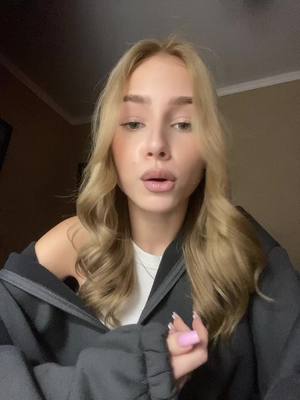 A post by @wxflory on TikTok caption: #рекомендации #fyp 