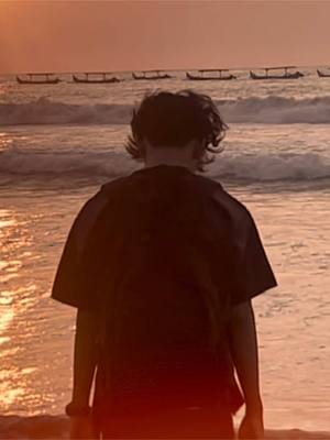 A post by @madeanggaa_2 on TikTok caption: #sad #kutabali #kuta #baliindonesia 