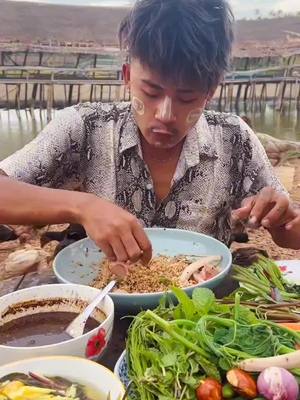 A post by @aungchanayeonlyfan on TikTok caption: ထမင်းစားကြပါဦး🤤🤤😋😋#foruyou #aungchanaye #VoiceEffects #fypシ 