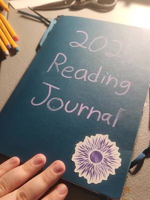 A post by @rattierawrrawr on TikTok caption: #bookto#journal#newyeargoals 