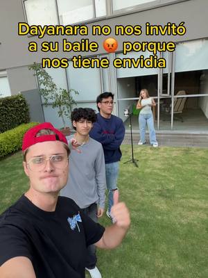 A post by @zachjaq on TikTok caption: No nos invitó a su baile 🙄 ya sabran porque 🙄 @Dayanara @Aʀᴀᴛʜ SA @Miguee🦋 