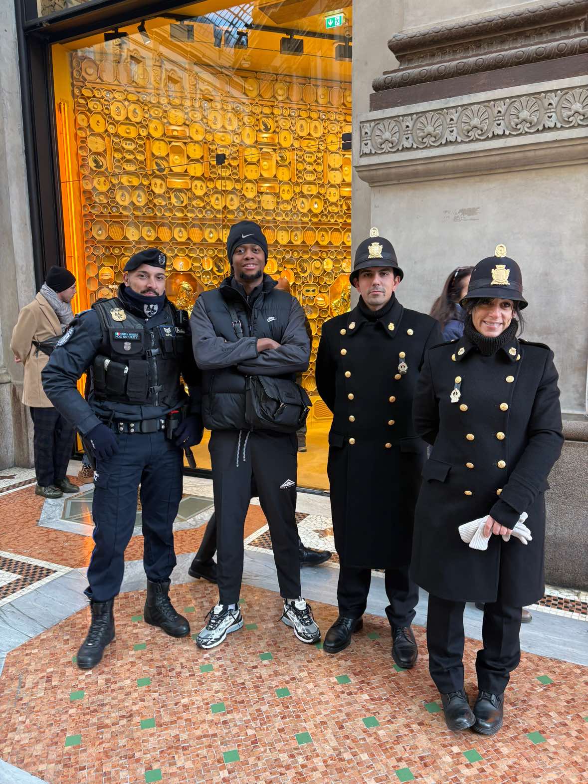 A post by @samplee.amaarillo on TikTok caption: C’est pour le boulot faut renta. #sampleelamachine 