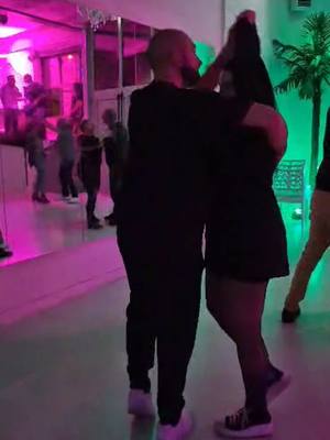 A post by @adelinemahieu6 on TikTok caption: #bachata 