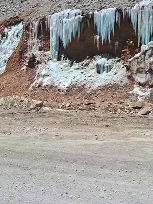 A post by @do3a_00 on TikTok caption: سبحان الله وبحمده  ماء مبارك  Water explosion from the middle of the mountain #foryour