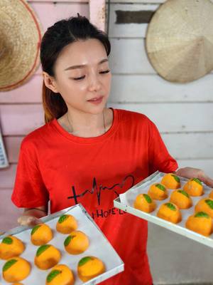 A post by @tang_guo12 on TikTok caption: Nastar Limau Mandarin 🥰 #foryou #foyoupage #cooking #nature 