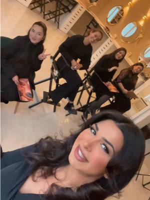 A post by @makeupbymelda on TikTok caption: #makeupschulung #makeupartist #beautyschulung #makeupacademy 