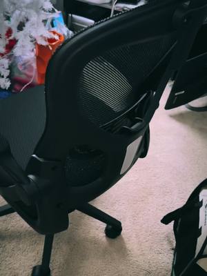 A post by @itskeraofficial on TikTok caption: The SweetFurniture Ergonomic Office Chair shines with its comfortable seat and padded armrests. The seat cushion is made of high-quality foam and fabric, ensuring durability and long-lasting use. With a 4.13-inch thick cushion, it not only brings you a cozy sitting experience but also promotes better sitting posture. You're going to love the height adjustability of this chair. Using the pneumatic adjustment lever, you can easily find the perfect height for your desk setup. Whether you're in the office, your bedroom, or even your gaming room, this chair adapts to your needs seamlessly. For smooth movement and stability, this chair is top-notch. It features 360-degree swivel casters that glide effortlessly on various flooring types, including tiles, wooden floors, and carpets. Plus, the strong 5-star base ensures stability with a maximum weight capacity of 275 lbs. #viral #TikTokShop #fyp #tiktokusa🇺🇲 #foryourpage #foryourpage @sweetcrispy_furniture #trending #foryou #shop