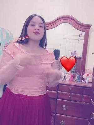 A post by @alexandraguaman57 on TikTok caption: Pero así es el destino de quererte solo ati ❤️🫦