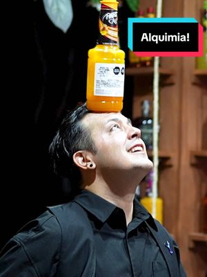 A post by @raulbartender on TikTok caption: ⚡Pikachu me quiere EMBORRACHAR!!!  #FESTIVAL #Alquimia #raulbartender #bartender #cocteles 