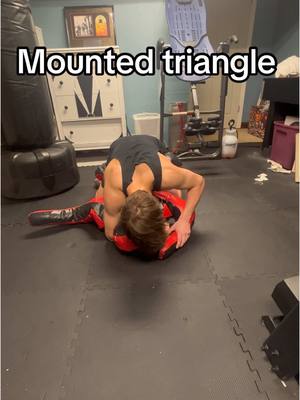 A post by @j.mma_ on TikTok caption: This is my favorite mount submission 10/10 BANGER 🗣️🚨 #UFC #mma #bjj #jiujitsu 