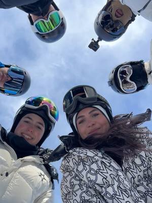 A post by @gretacvzg on TikTok caption: quien ganara america o mty @mayeye  @Kianna @regina @Pablo #ski #fyp #vacation #breck #friends #tiktok #viral_video #tranding #paratiiiiiiiiiiiiiiiiiiiiiiiiiiiiiii #travel #parati 