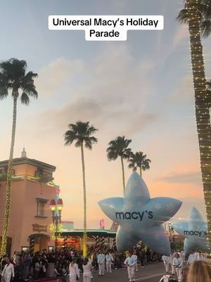 A post by @zamara0421 on TikTok caption: Enjoying the Universal Macy’s Holiday Parade! #universalstudios #universalorlando #macysholidayparade #uoap #passholder #christmas #navidadentiktok 