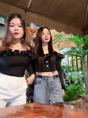 A post by @seangmolyta on TikTok caption: ចង្កេះរឹង😆@hourradaly 