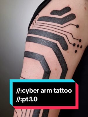 A post by @jackthebloody_tattoo on TikTok caption: CYBER ARM TATTOO pt.1.0 //: //:tattoo done at @ormetattoostudio  //: #cyberpunktattoo #cybertattoo #circuittattoo #ornamentaltattoo #geometrictattoo #blackworktattoo #tattootorino #tattooitalia 