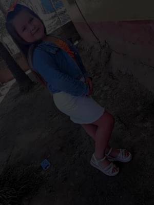 A post by @karinaaguilar2494 on TikTok caption: #miprincesa👑 #mi vida entera #tiktokviral #❤️🥺 