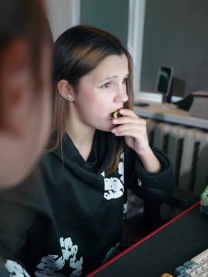 A post by @cool.baybay on TikTok caption: БЕСИТ МЛАДШАЯ СЕСТРА ИЛИ БРАТ?😂