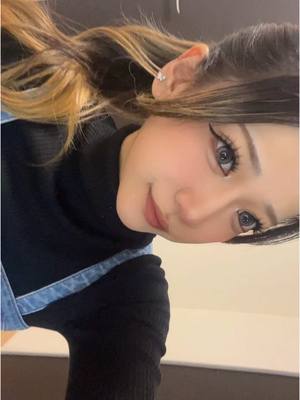 A post by @_nec0nyan on TikTok caption: サムイヨーーー🥶 #fyp #03