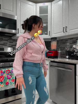 A post by @mary_loja13 on TikTok caption: #✨🦋#socarte♥️cañar😊ecuador🇪🇨🇺🇸🥰😘#🤩😁😁🤪@LojaMary20#🎶