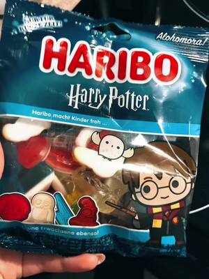 A post by @c_da_makeup on TikTok caption: 🦉 #haribo #harrypotter 