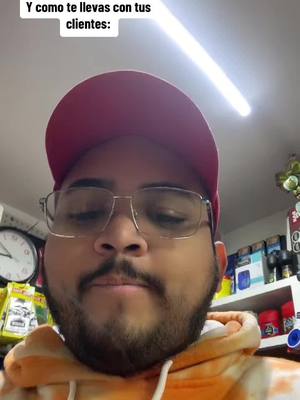 A post by @perali.v on TikTok caption: #viral_video #trabajo #risa #comedia 