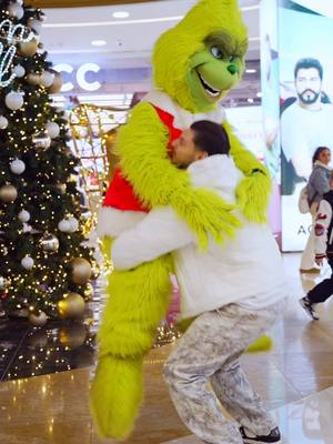 A post by @antoniopican on TikTok caption: Te aștept și pe tine la Colosseum Mall să descoperi magia sărbătorilor de Crăciun! 🎄 @Colosseum Mall 