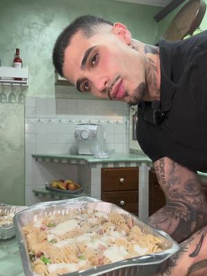 A post by @manny_hp on TikTok caption: Pasta horneada